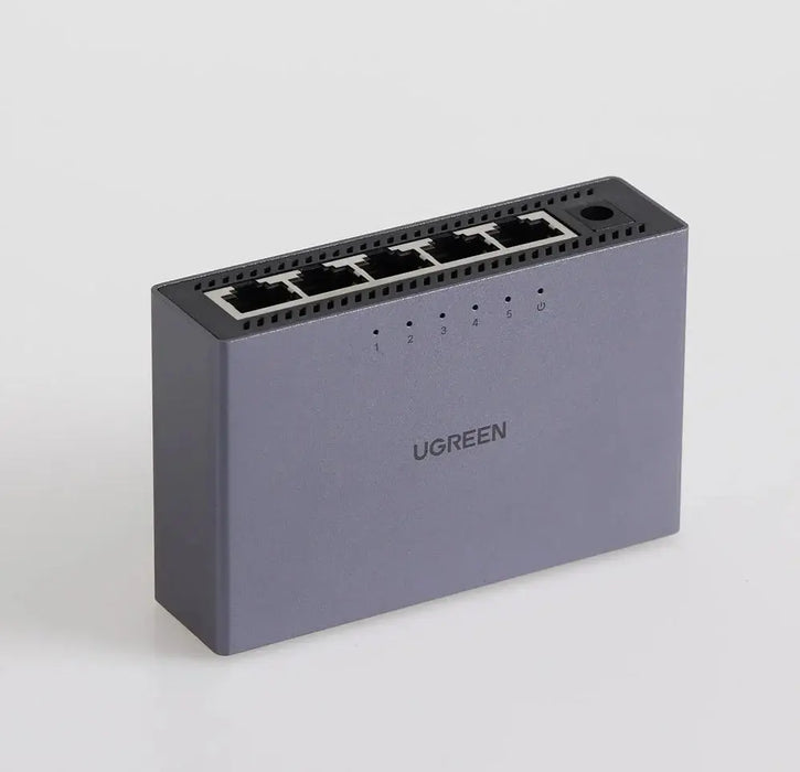 UGREEN 5-Port Gigabit Ethernet Switch Aluminum Desktop Network Hub 1000Mbps Auto-Negotiation LAN Plug Play Silent (15641)