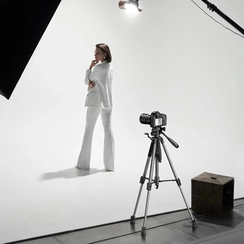 UGREEN Camera Tripod Adjustable 53.5-175cm Aluminum Travel Tripod 3-Way Pan Head Phone Holder DSLR iPhone Android 15187 Ugreen