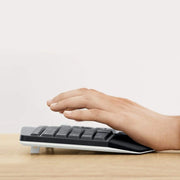 Logitech MK850 Multi-Device Wireless Keyboard and Mouse Combo, 2.4GHz Wireless and Bluetoot PC/Mac,
